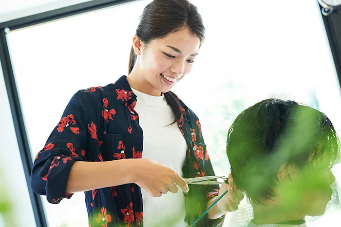 女性美容師