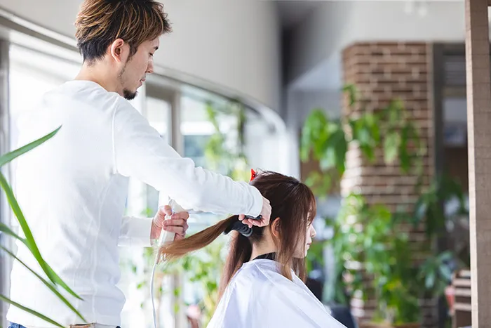 男性美容師（オーナー）