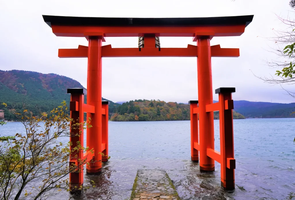 箱根神社平和の鳥居