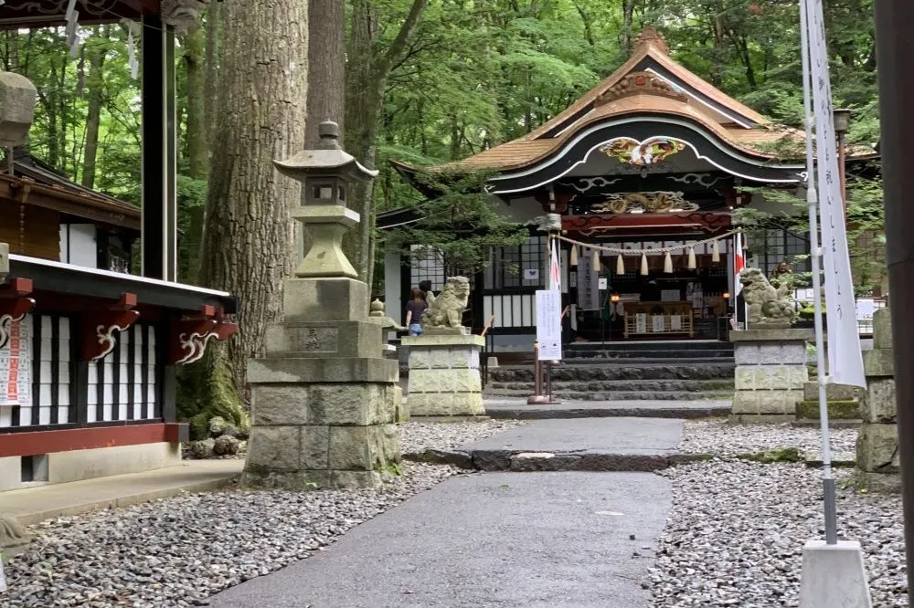 新屋山神社