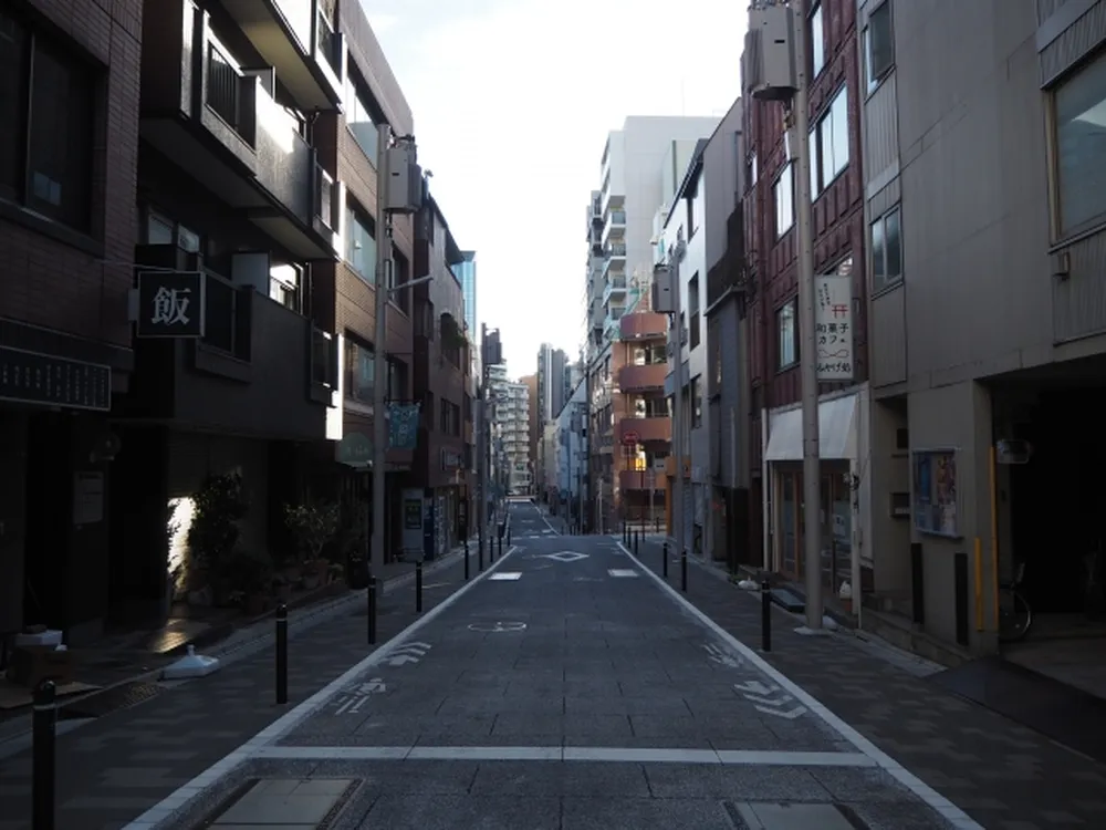 東京大神宮に向かう道